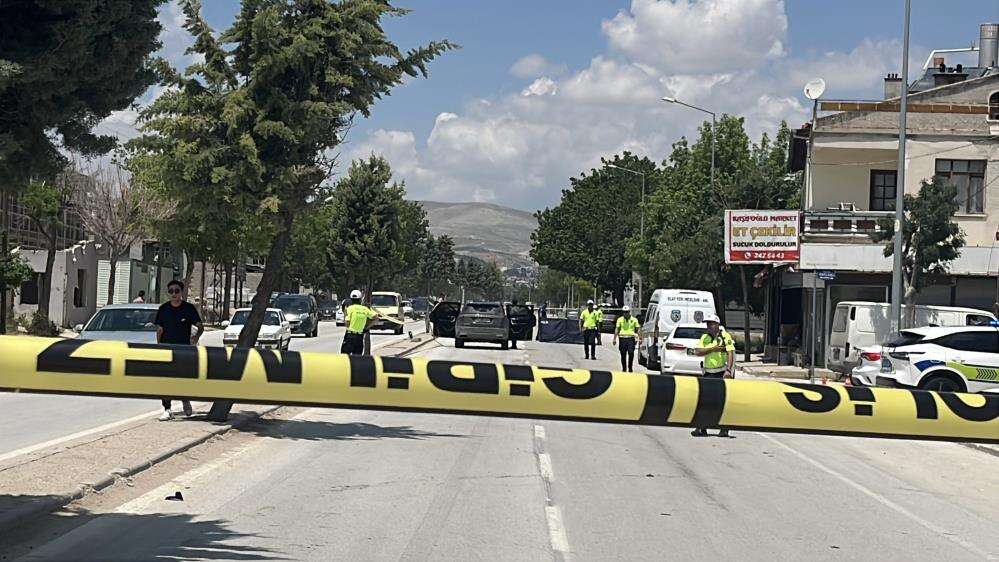 Konya’da yürek yakan veda! Ayşenur Can’ı son yolculuğuna babası uğurladı 3